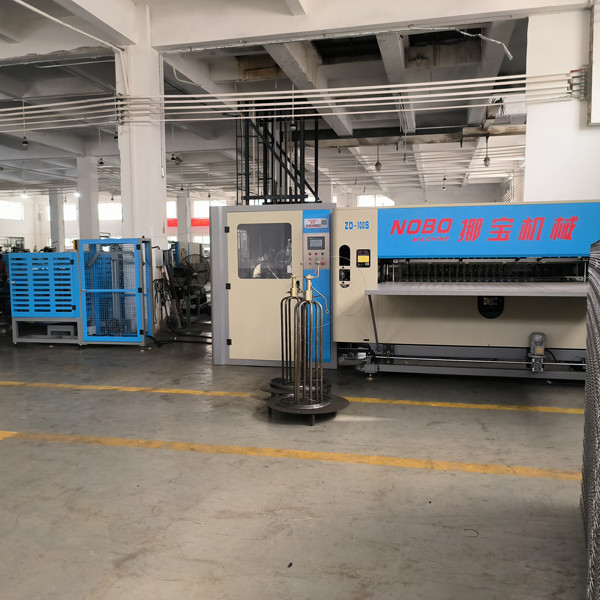 la máquina de los 2M Width Mattress Spring puede modificar la cama Mesh Size del colchón para requisitos particulares