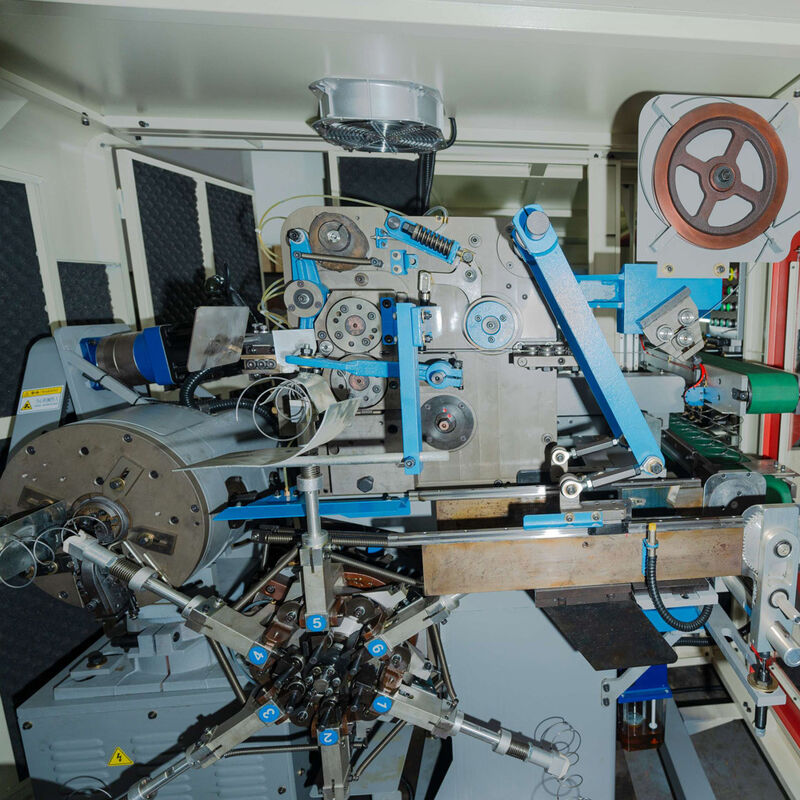 Capacidad 60-90 hojas 8 horas Línea de producción de colchones Potencia total Aproximadamente 35 KVA Equipo de fabricación de colchones de alto rendimiento