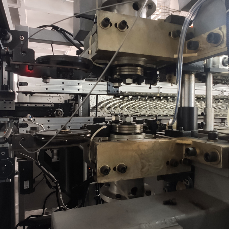 primavera del CNC del alambre de 0.062-0.075m m que forma la máquina automática del muelle en espiral de la máquina